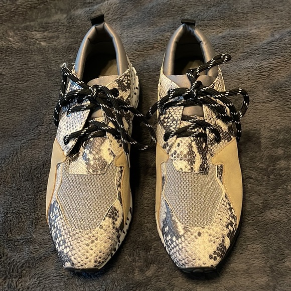 Steve Madden Worn once Like new condition - size 10! - Picture 2 of 5